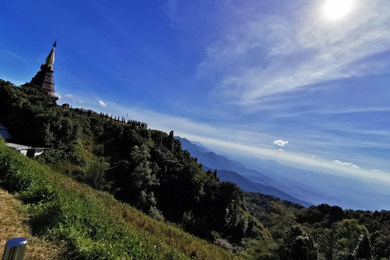 Chiang Mai : Parc national de Doi Inthanon, excursion d'une journée aux chutes d'eauRejoindre un petit groupe