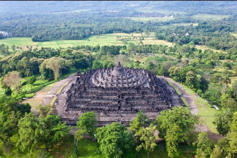 Subida a Borobudur, visita a Prambanan e Ballet Ramayana