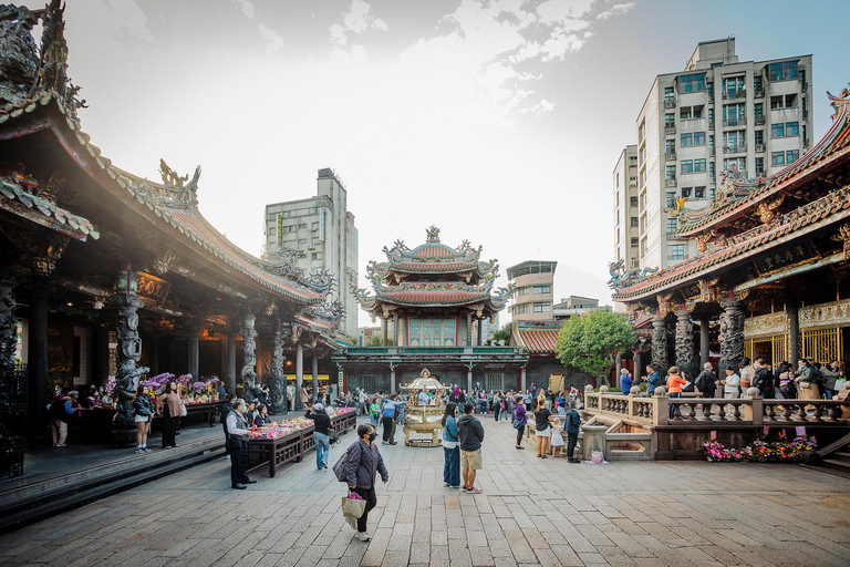 Taipei Tastes Food Tour with 12+ Tastings