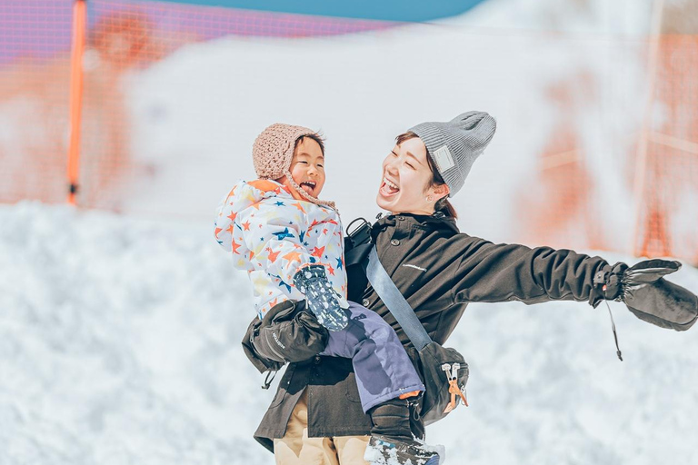 Nagoya: excursión de 1 día a la estación de esquí de Dynaland con forfaitNagoya: incluye el billete de autobús y el acceso a Baboon