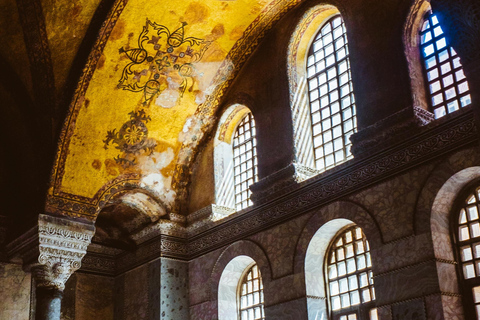 Istanbul&#039;s Iconic Duo: Hagia Sophia &amp; Basilica Cistern