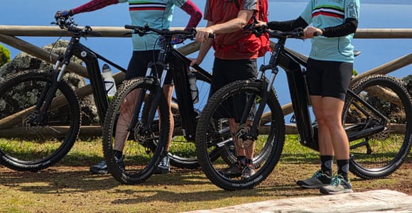 São Jorge: Guided E-Bike Tour with Helmet and Guide