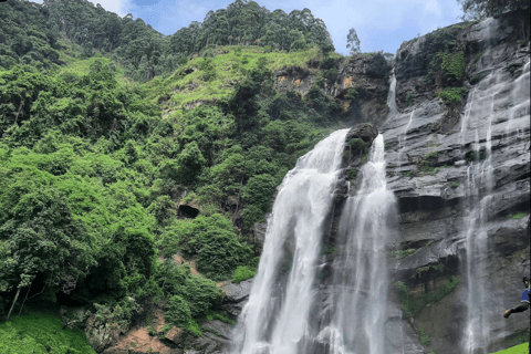 Ella: Bomburu Ella Waterfall & Porawagala View Point Tour