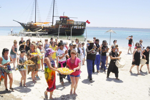 Djerba: Ksar Ghilane e barco pirata – 2 dias de aventura e descobertaDjerba: Ksar Ghilane e Barco Pirata – 2 dias de aventura e descoberta