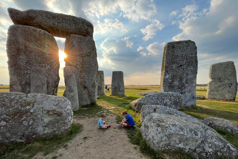 Stonehenge Private Sunset Tour with Lacock and BathStonehenge Private Sunset Tour Plus Lacock and Bath