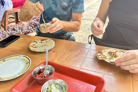 Colombo: Sri Lankan Street Food Lovers Evening Tour by Local