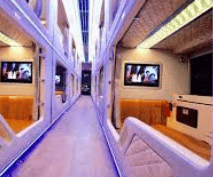 From Hanoi: Luxury Cabin Sleeper bus Transfer to Sapa