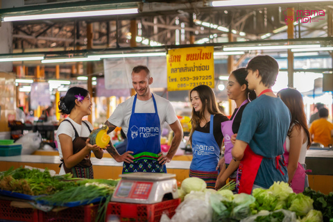 Clase de cocina con granja ecológica en Chiang Mai en Mama Noi