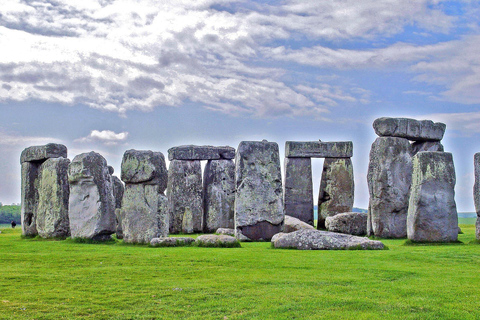 Tour privado del Castillo Real de Windsor y Stonehenge con pases