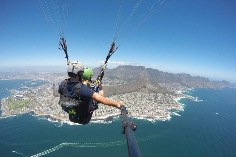 Città del Capo: Parapendio in tandem con vista sulla Table MountainCittà del Capo: parapendio in tandem con vista sulla Table Mountain