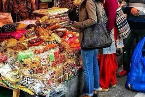 Delhi: Custom Shopping Tour Half /Full Day With Female Guide Delhi: Half-Day Trusted & Authentic Luxury Shopping Tour