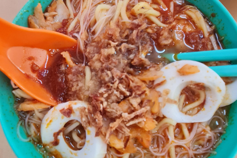 Penang: Private Airport Transfer with Food Tasting