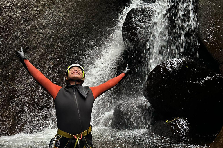 Flores: Canyoning with a Guide and Snack - Ilhéus Inferior