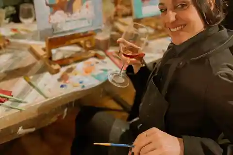 Barcelona: Maak je eigen souvenir! Wijn, verf en muziek!