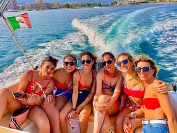 Tour turistico di Sanremo in motoscafo con soste per il nuoto