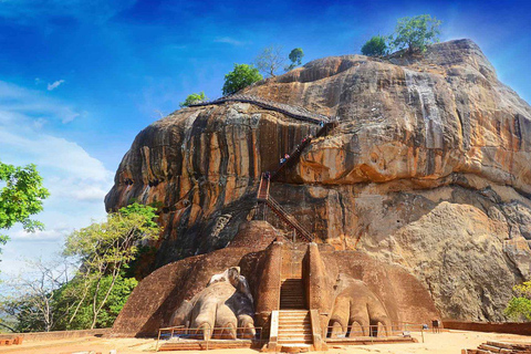 From Anuradhapura: Sigiriya Rock & Dambulla Cave & Drop-off