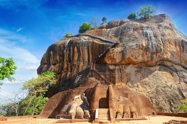 From Anuradhapura: Sigiriya Rock & Dambulla Cave & Drop-off