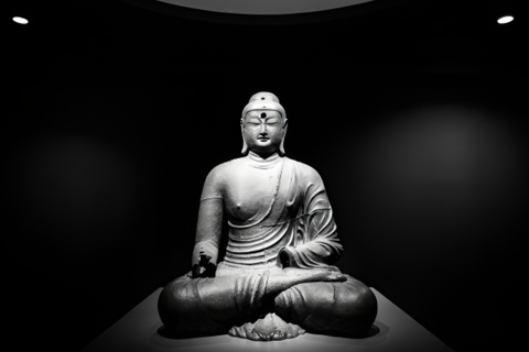 Seoul: National Museum & War Memorial Korea Small Group Tour English Guide