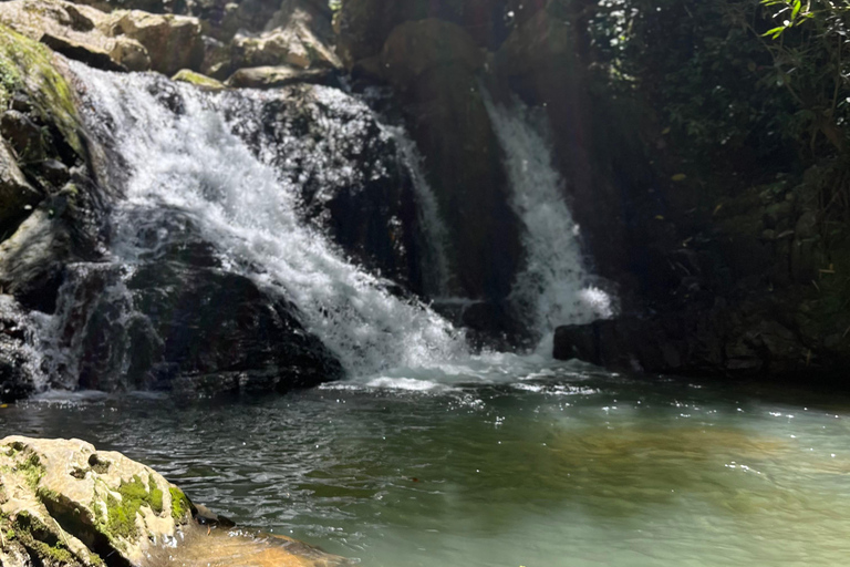 Caguas : Aventure dans les cascades et les grottes