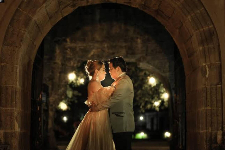 Manila Twilight in Intramuros: Love &amp; War Night Walk Tour