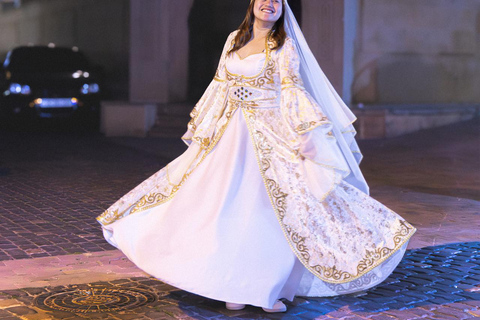 Baku: Old City Photo Tour with Traditional Outfits