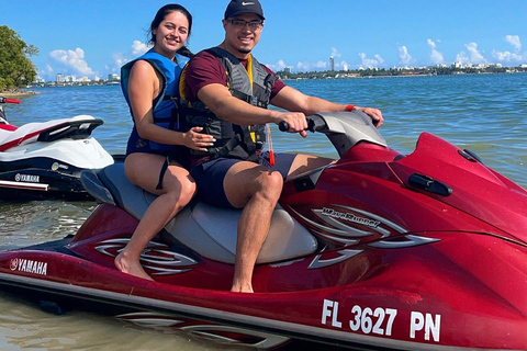 Miami: Tour in moto d&#039;acqua nelle splendide acque di MiamiMiami: Tour con il jetski nelle splendide acque di Miami