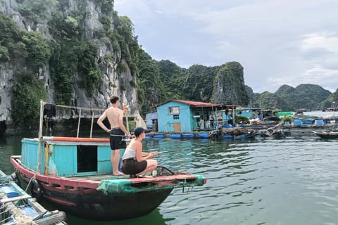 Cat Ba: Half-Day Traditional Fishing and Monkey island Swim - Image 2