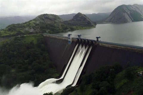 ÖVERNATTNING MUNNAR FRÅN KOCHI