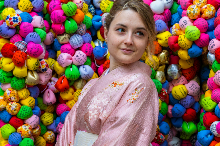 Kyoto: Private Kimono Photoshoot for Couples and Solo