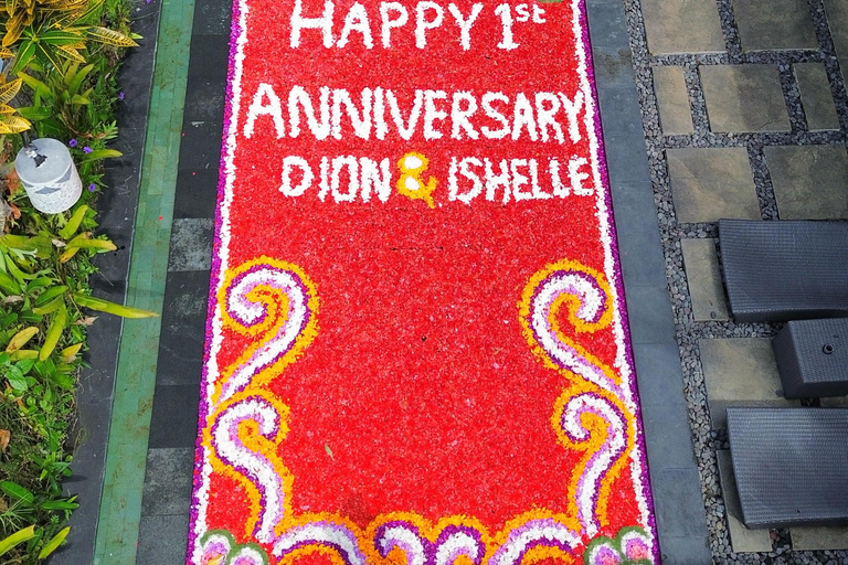 Ubud: Flower Pool Decoration with Photographer & Drone Ubud: Flower Pool Decoration with Photographer & Drone