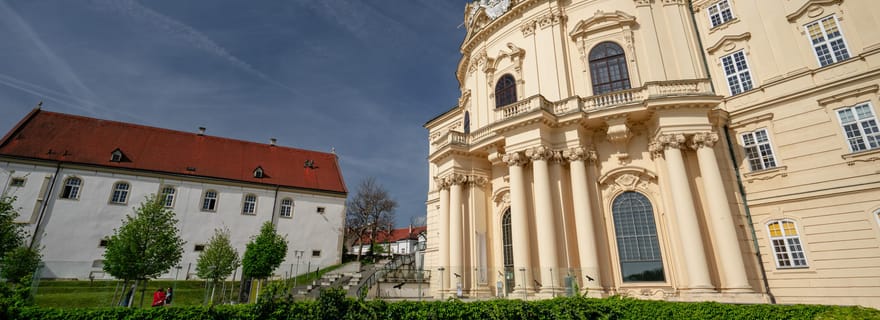 Vallée de la Wachau : visite guidée privée d'une journée avec 3 châteaux et du vin