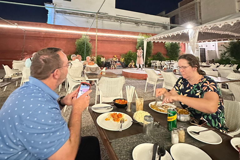 Delhi : excursion de 5 jours dans le Triangle d&#039;Or avec un guide germanophoneExcursion de 5 jours avec hébergement dans des hôtels 4 étoiles