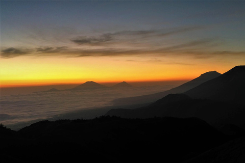 De Yogyakarta: Excursão de trekking ao nascer do sol no Monte Prau