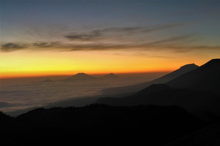 De Yogyakarta: Excursão de trekking ao nascer do sol no Monte Prau