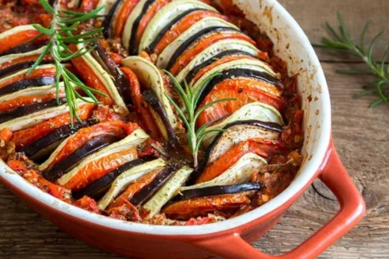 Marseille : Best Street Food Tour With A Local Guide Marseille: 3 Hours Private Food Tasting Walking Tour