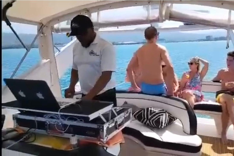 Montego Bay: Premium Private Yacht Experience & Snorkelling