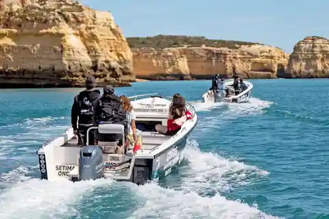 Special 2 Hours Tour to Benagil Cave From Armação de Pêra