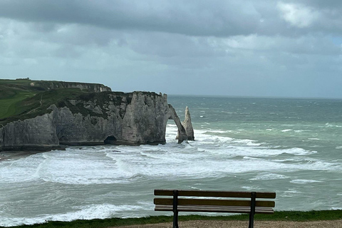 Paris: Étretat Cliffs & Mont St-Michel Day Tour