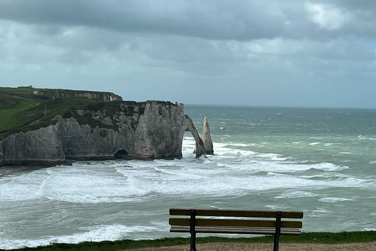 Paris: Étretat Cliffs & Mont St-Michel Day Tour
