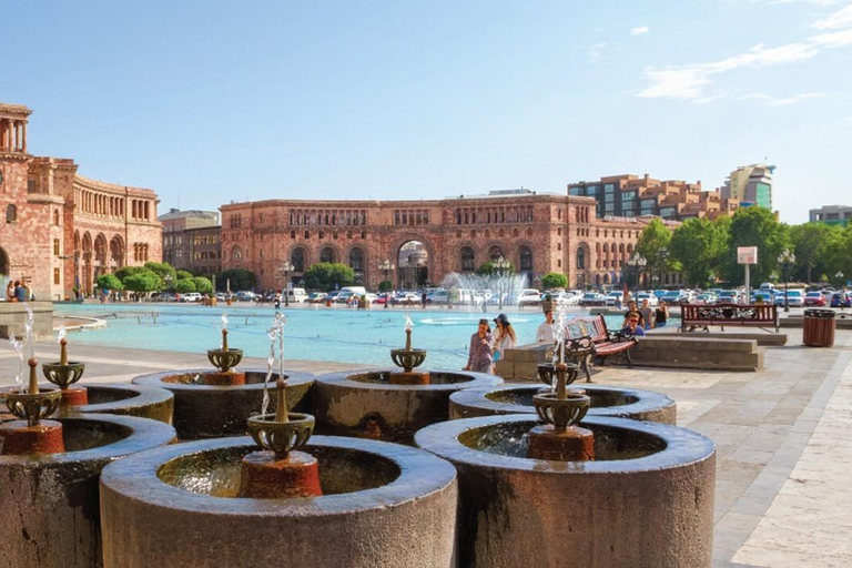 Yerevan: Guided Walking Tour with Vernissage Market Visit