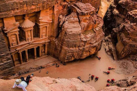 Dead Sea: Petra and Wadi Rum Day Trip with Jeep Tour
