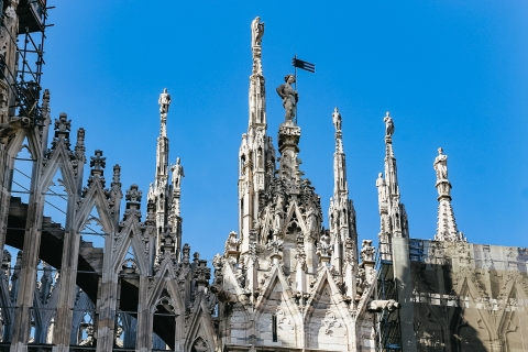 Mailand: Eintrittskarte für den Dom und die DomterrassenKathedrale & Terrassen an der Treppe