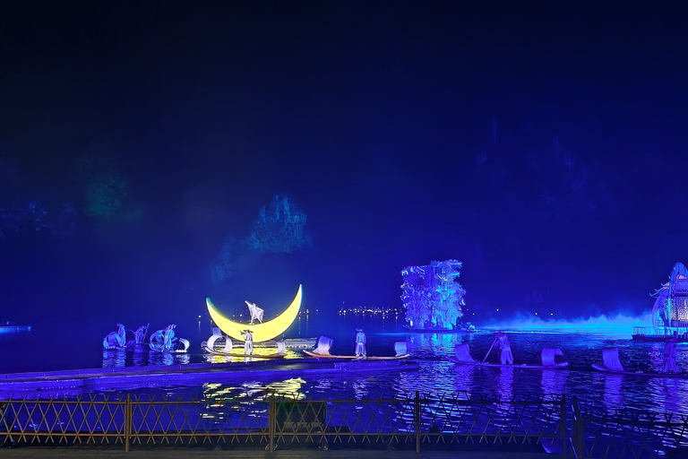 Yangshuo: Cuiping Wuzhishan & Moon Mountain Tour