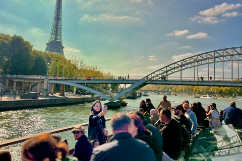 Paris: Day or Evening River Cruise with Musical Ambiance Paris: Evening River Cruise with Musical Ambiance & Postcard