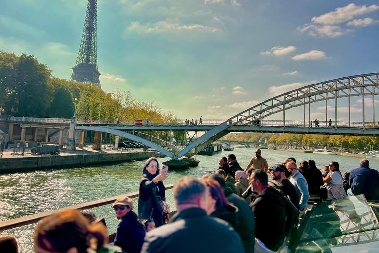 Paris: Day or Evening River Cruise with Musical Ambiance Paris: Evening River Cruise with Musical Ambiance & Postcard