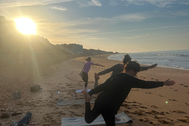 Albufeira: Sunrise Beach Yoga with an Instructor