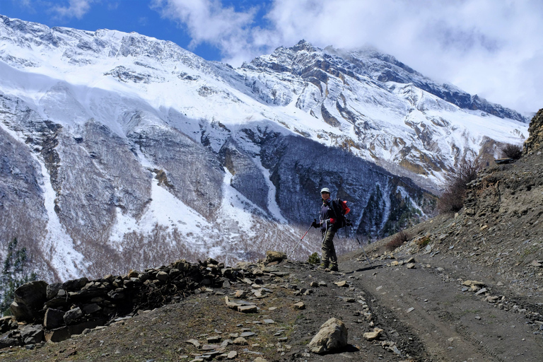 From Kathmandu: 9 Day Annapurna circuit & Tilicho lake Trek