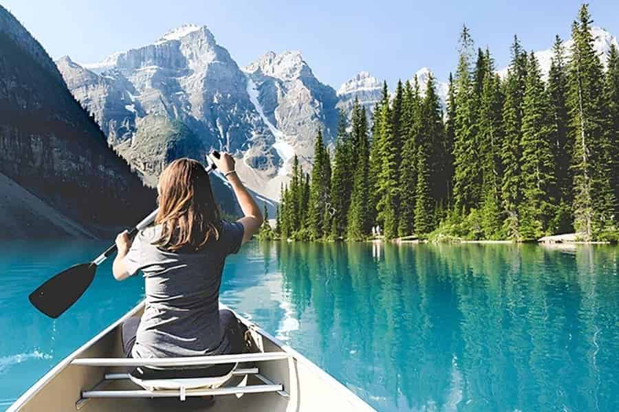 Ab Banff: Shuttle nach Lake Louise & Moraine Lake – jeweils 2,5 Stunden. Foto: GetYourGuide