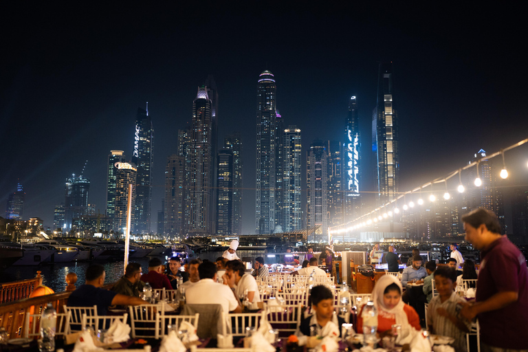 迪拜：码头豪华游艇巡游，搭配五星级印度晚餐