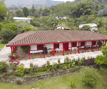 Medellín: Tour de luxo em uma fazenda de café com degustações